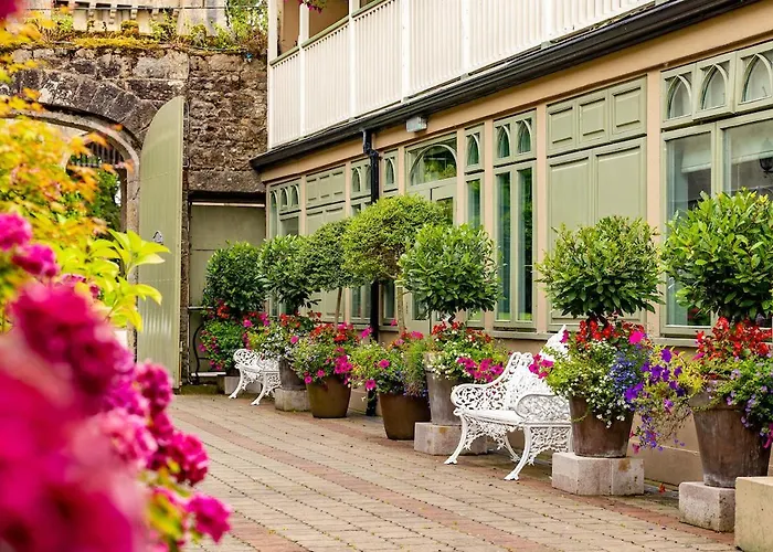 Step House Hotel